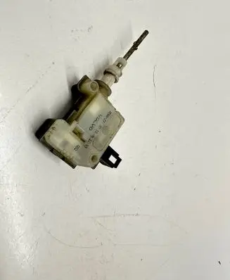 Fuel tank cap lock motor