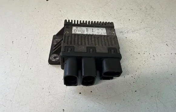 Volkswagen Multivan T5 Coolant fan relay 7H0919506D 898096000