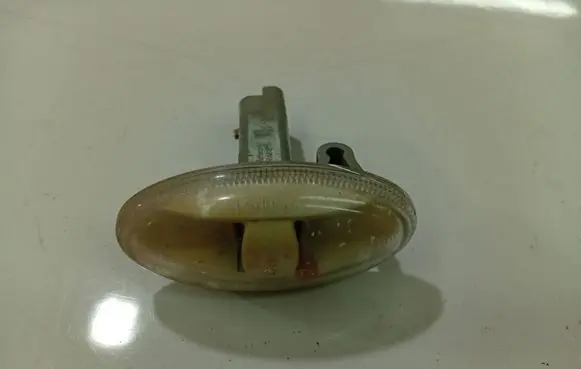 Citroen C5 Front fender indicator light 