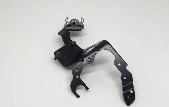 Volvo XC90 Radiator mount bracket 31380898