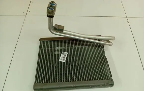 KIA Sorento A/C cooling radiator (condenser) 