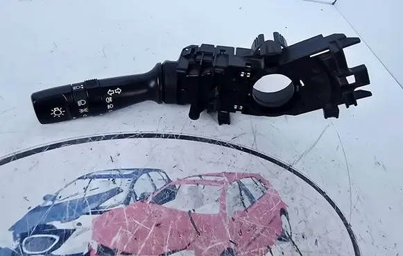 Wiper turn signal indicator stalk/switch