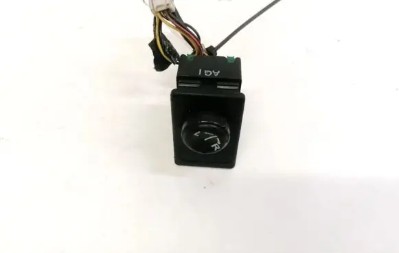 Nissan Primera Wing mirror switch