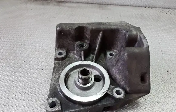 Ford C-MAX I Oil filter mounting bracket 4M5Q6B624B