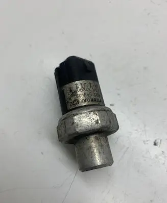 Audi A4 S4 B5 8D Air conditioning (A/C) pressure sensor 8D0959482B