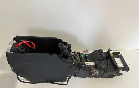 Jeep Grand Cherokee Center console C02100009BL P602100009BL X40018301XX