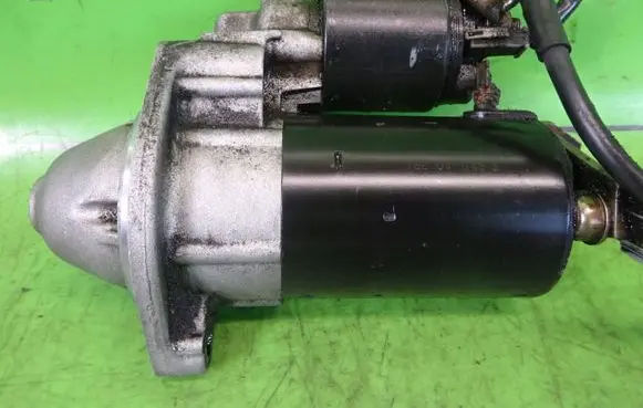 Volkswagen PASSAT B5 Starter motor