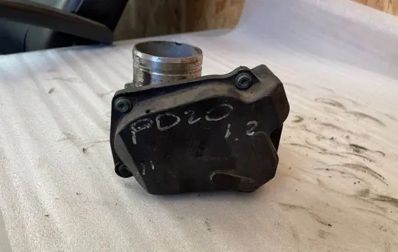 Volkswagen Polo V 6R Throttle valve 03D133062F