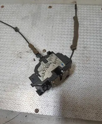 Renault Master III Front door lock