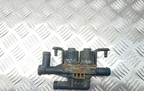 BMW 5 F10 F11 Coolant heater control valve 147412200