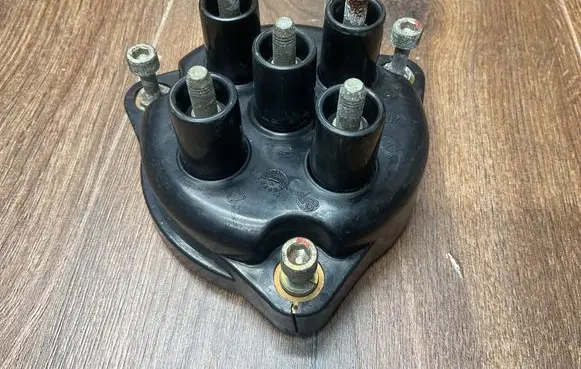 Mercedes-Benz E W124 Spark distributor cap 1191580202 1191580102 1191580302