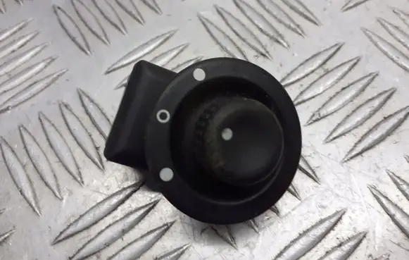 Renault Megane II Wing mirror switch 8200002442A