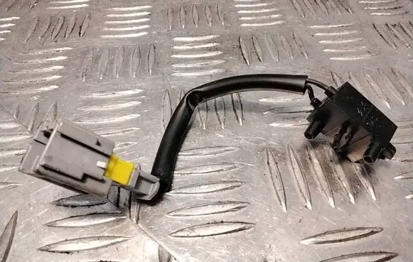 Clutch pedal sensor
