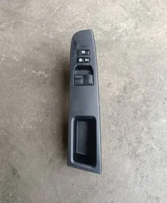 Toyota Yaris Electric window control switch
