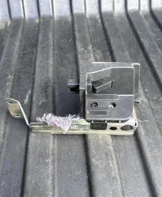 BMW X3 G01 Parcel shelf load cover mount bracket 7396582