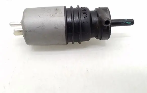 Mercedes-Benz S W140 Windshield washer spray nozzle 