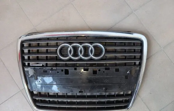 Audi A8 S8 D3 4E Front bumper upper radiator grill 4E0853653AA 4E0853651AA