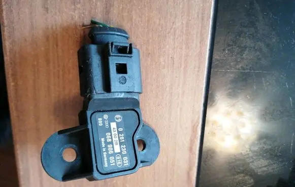 Volkswagen PASSAT B6 Air pressure sensor 0261230031 06B906051
