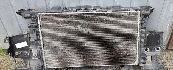 Renault Megane III Radiator support slam panel 752100004r