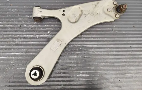 Opel Mokka B Front control arm MOKKAIIBWAHACZPRAW