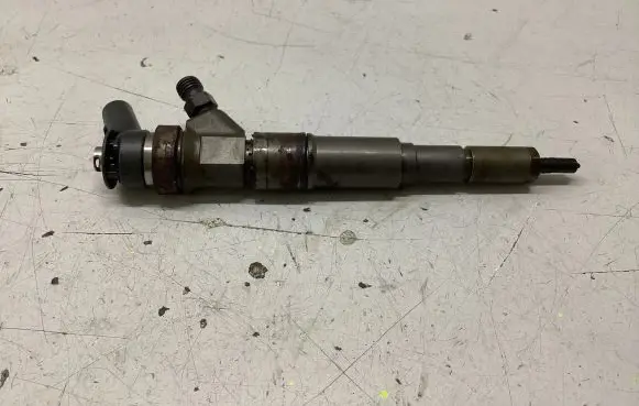 BMW X5 E53 Fuel injector 0445110131