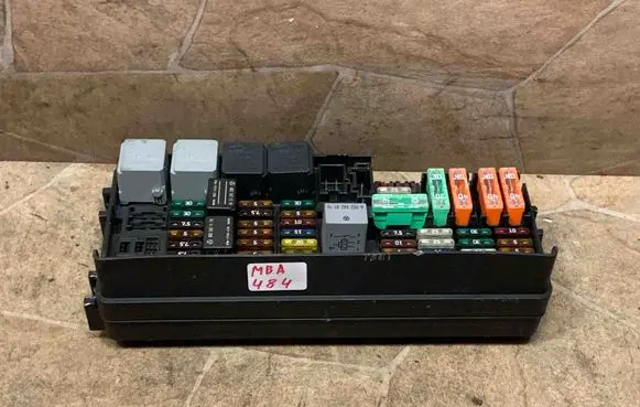 Mercedes-Benz ML W164 Fuse box set A1645403372