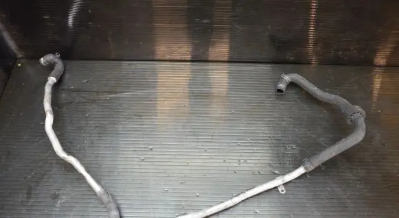 Mercedes-Benz E W212 Engine coolant pipe/hose