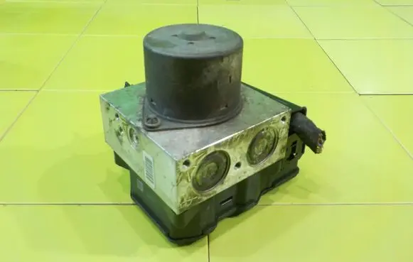 Mini Cooper Countryman R60 ABS Pump 17723707