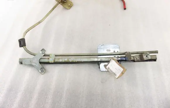 FSO Polonez Front door manual window regulator 100912025