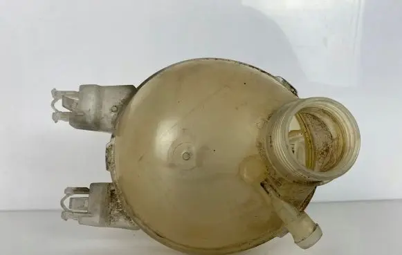 Citroen C3 Coolant expansion tank/reservoir 9800777280