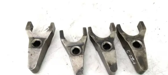 Toyota Avensis T250 Fuel Injector clamp holder 