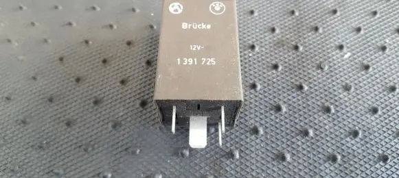 BMW 5 E34 Other relay 1391725