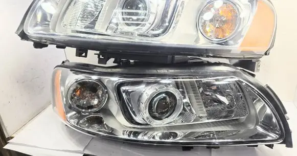 Volvo S60 Headlights/headlamps set 31111180 31111181