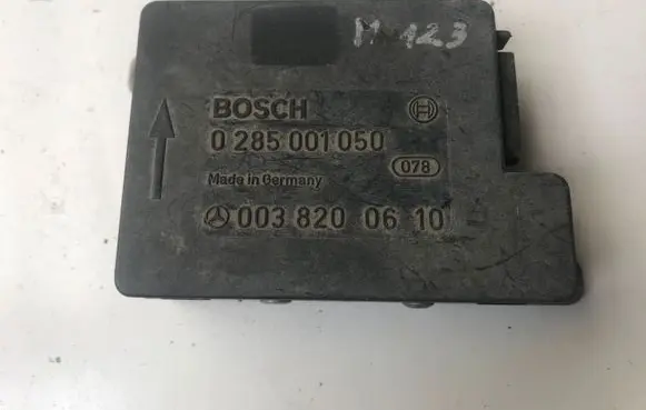 Mercedes-Benz W123 Airbag control unit/module 0038200610 0285001050
