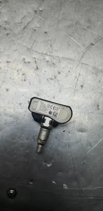 Mercedes-Benz E W212 Tire pressure sensor A0009050030