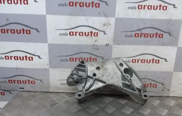 Audi Q3 8U Engine mounting bracket 06J199207P