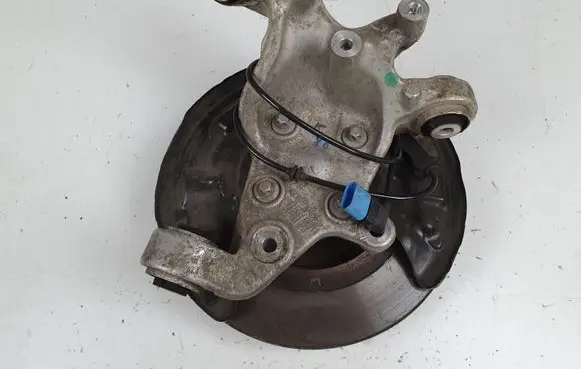 Mercedes-Benz GLA W156 Rear wheel hub 2460406
