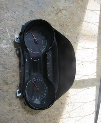 Opel Crossland X Speedometer (instrument cluster) 9826132180 28062017 SN20119397