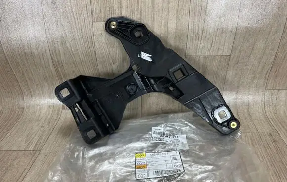 Porsche Macan (95B) Headlight/headlamp mounting bracket 95B941121F