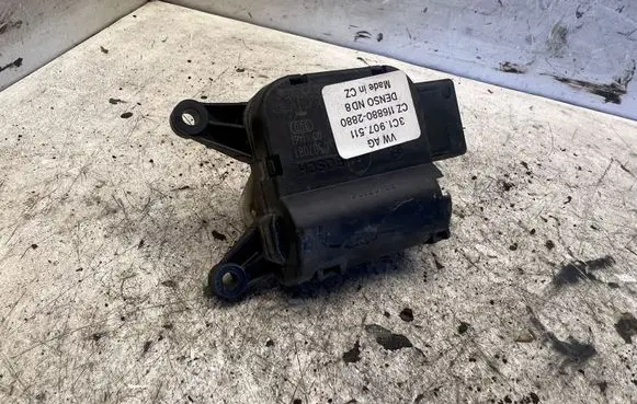 Volkswagen Golf V Air flap motor/actuator 3C1907511
