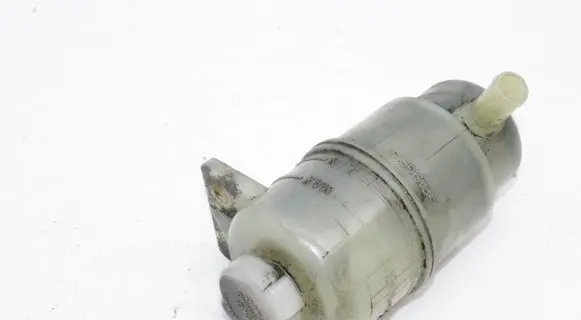 Mitsubishi Pajero Power steering fluid tank/reservoir