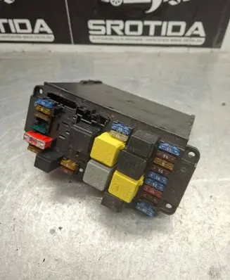 Mercedes-Benz C W203 Fuse box set 2035453001 5DK00848552