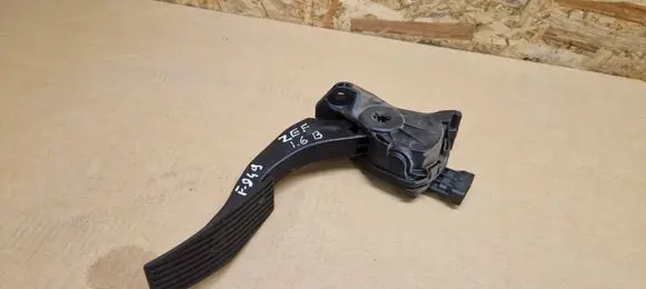 Opel Zafira C Accelerator throttle pedal 13253781 6PV00976511