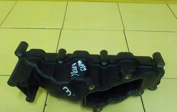 Volkswagen Touareg I Intake manifold Z059129712BK