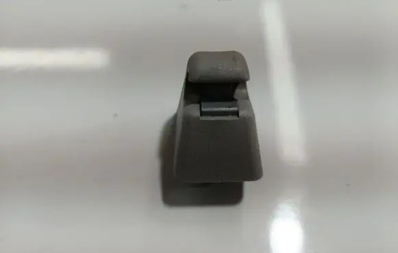 Opel Omega B2 Sun visor clip/hook/bracket 90379434