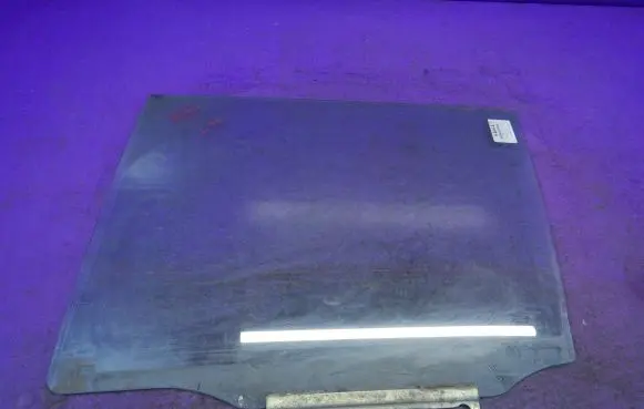 Mazda Premacy Front door window glass four-door