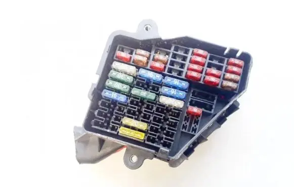 Volkswagen PASSAT B5 Fuse box set