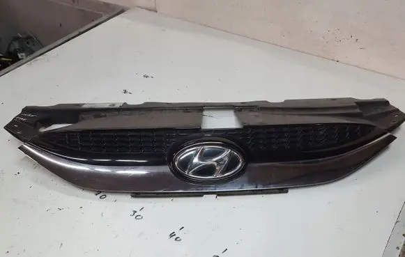 Hyundai ix35 Front bumper upper radiator grill