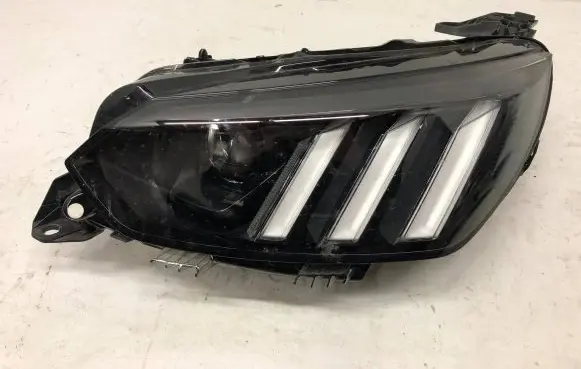 Peugeot 2008 II Headlight/headlamp 9823194180