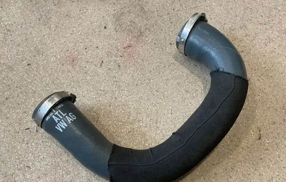 Audi Q7 4M Intercooler hose/pipe 4M0145738AD
